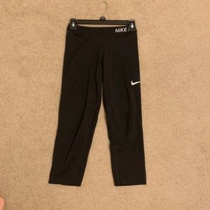Nike pro capri leggings